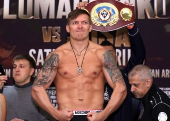 Усик победил Хантера. По очкам