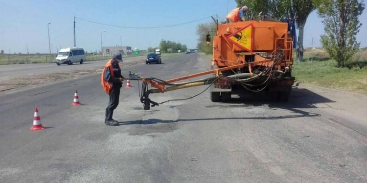 Николаевские дорожники работали и в эти выходные