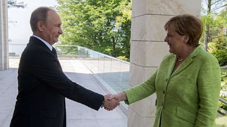 Путин принимает Меркель в Сочи: будут говорить о Ливии и развитии отношений между Россией и Германией 1