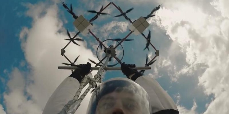 Есть первый прыжок с беспилотника с парашютом!