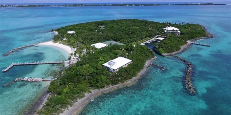 Дешевле, чем ядерный бункер, и намного прекрасней: на Багамах за $16 млн. продается остров