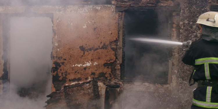 В Вознесенском горел жилой дом