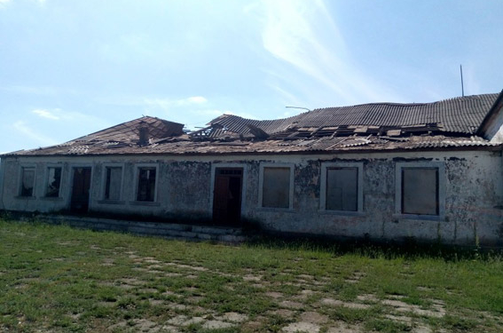 На Николаевщине мужчина, чтобы построить себе дом, разобрал дом культуры