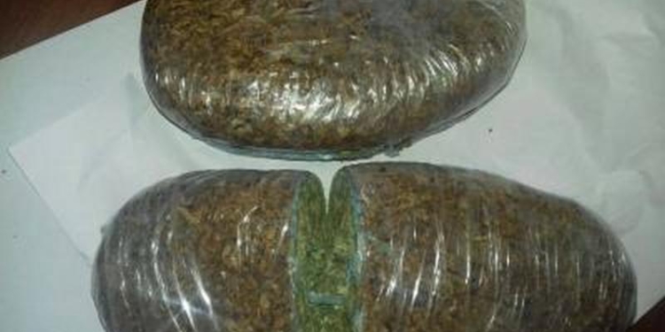 Вывезти в Крым полкилограмма марихуаны в хлебе гражданке не удалось