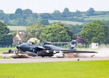 Несчастливый род самолетов прерван: последний из английских Sea Vixen, известный также как Фокси Леди, совершил драматическую посадку