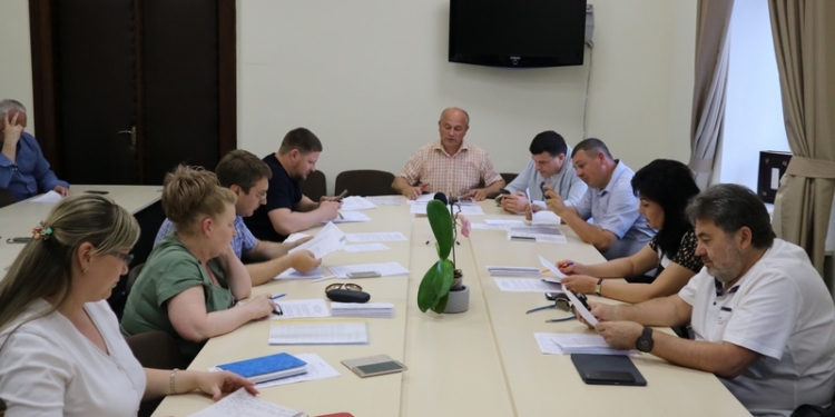 Бюджетная комиссия горсовета не смогла рассмотреть внесение изменений в бюджет Николаева – часть депутатов прогуляла заседание