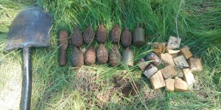 На окраине Очакова нашли 27 боеприпасов