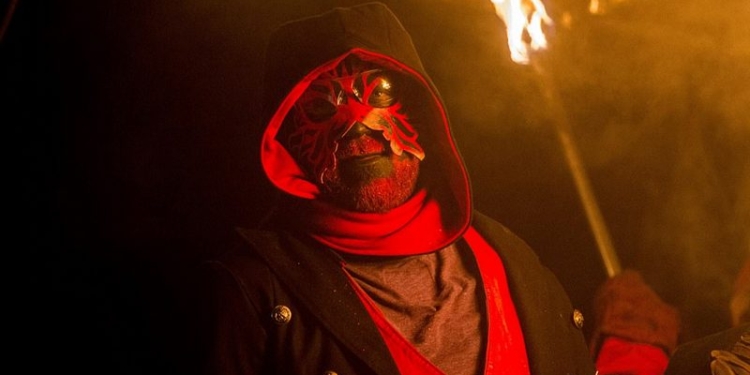 В Шотландии встретили лето знаменитым ежегодным фестивалем огня Белтейн