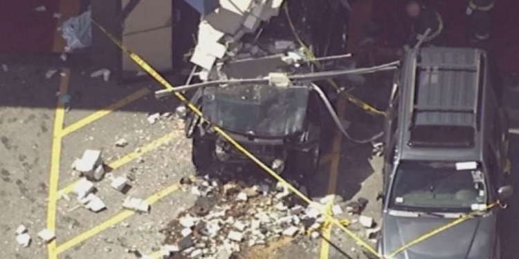 В США грузовик протаранил посетителей автомобильного аукциона. Трое погибших, десять серьезно ранены