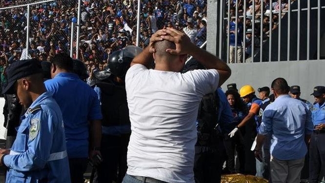 Давка на переполненном стадионе в Гондурасе: есть погибшие