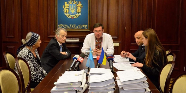 Совершенно серьезно. Украинская прокуратура Крыма за депортацию крымских татар сообщила о подозрении Сталину, Берии и Кагановичу