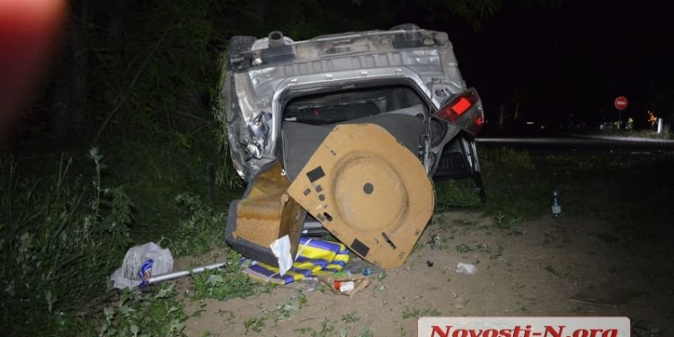 Страшное ДТП под Николаевом: из 4 возвращавшихся с пикника трое оказались в БСМП