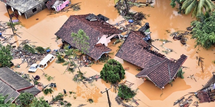 На Шри-Ланке число жертв наводнений и оползней превысило 100 человек