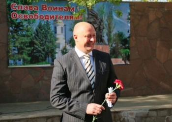 В канун Дня Победы В. Иванюк призвал к объединению профкомы Николаевского морского порта
