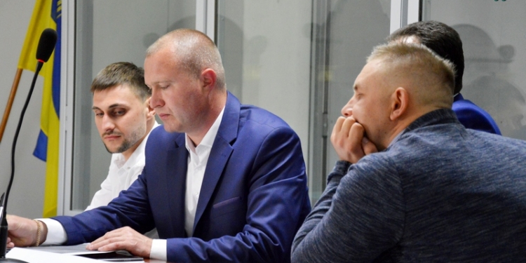 «Другие были пьяными, нецензурно выражались. Почему выбор пал на нас?»: в Николаеве по делу мажоров-дебоширов суд исследовал письменные доказательства