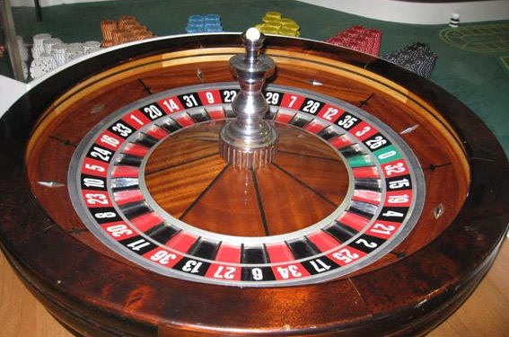 В Николаеве прикрыли двухэтажное казино: два десятка обнаруженных там людей говорили, что сюда они попали совершенно случайно