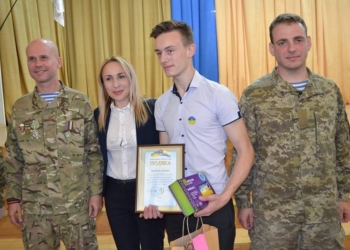 «Дети Николаевщины – детям Донбасса»: благодаря собранном николаевскими школьниками макулатуре в Гранитном будет восстановлен компьютерный класс