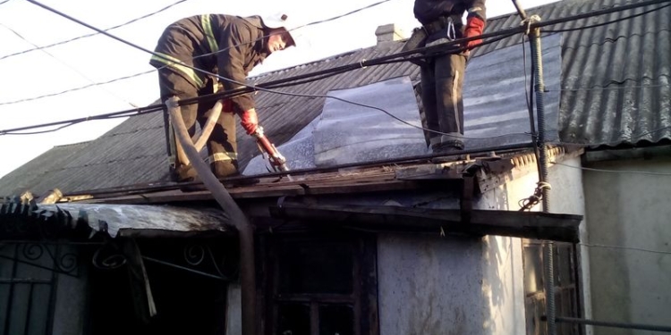 В Вознесенске загорелся дом, а в Баштанке – хозпостройка