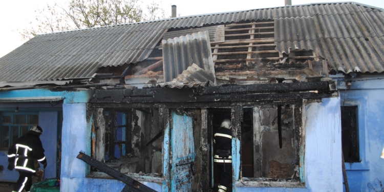 В Большой Коренихе в Николаеве горел жилой дом