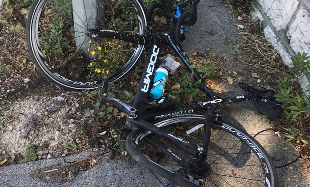 ​Трехкратного победителя “Тур де Франс” сбил автомобиль