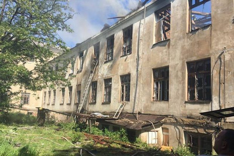 ​Красногоровка попала под обстрел боевиков "ДНР" – есть раненые среди мирных жителей 1
