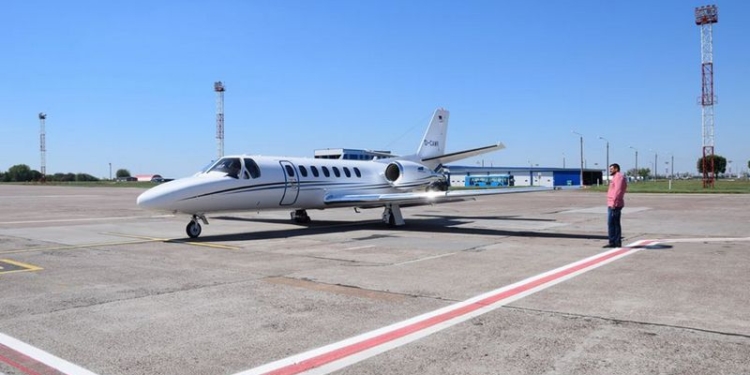 Карину Драгомирову из Николаева с редкой аутоимунной болезнью отправили на лечение в Германию. Провожал лично губернатор Савченко