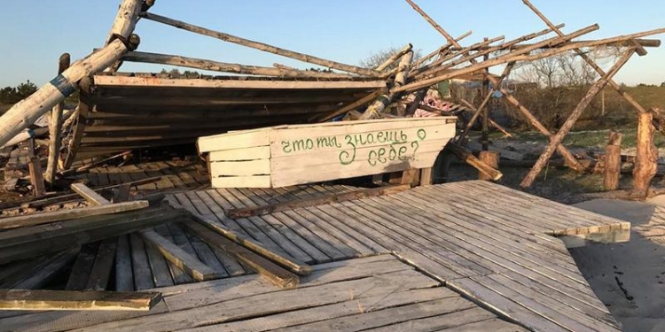 «Кинбурн Кэмп» уничтожен: строения трактором сровняли с землей