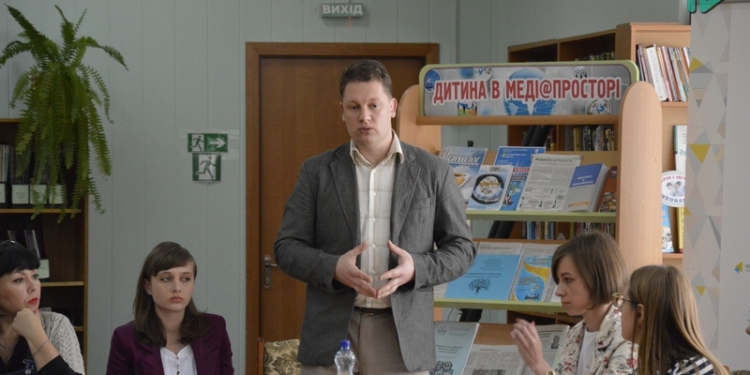 «Группы смерти» – миф или реальность? В Николаеве обсудили медиабезопасность подростков