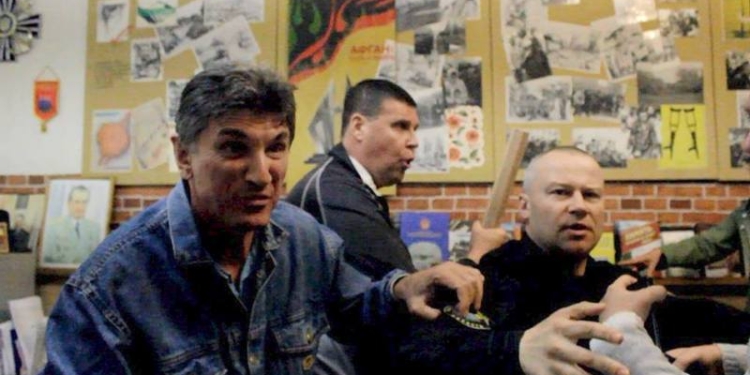 “Азов” показал видео драки в офисе афганцев в Николаеве