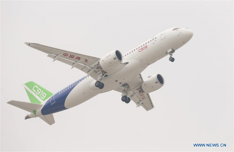 Крупнейший китайский авиалайнер совершил первый испытательный полет 1