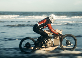 В Дании создали деревянный мотоцикл, работающий на водорослях