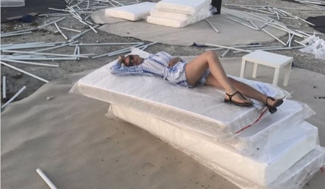 Когда билет в четыре тысячи долларов ничего не гарантирует: разгорается скандал вокруг худшего  музыкального фестиваля в истории