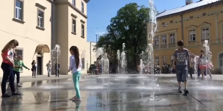 Во Львове заработал «сухой фонтан»