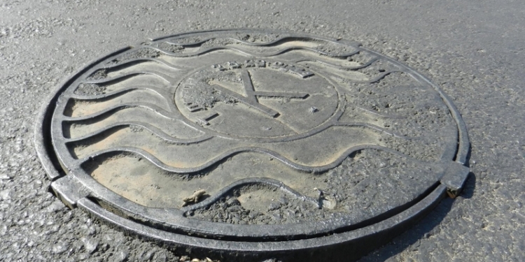 Николаевводоканал объявил конкурс на лучшую крышку для люков