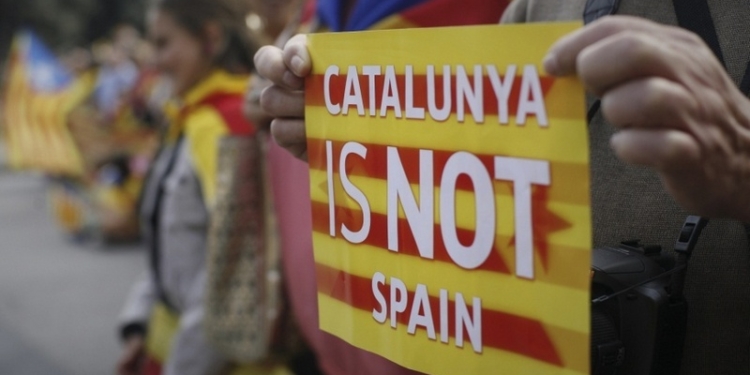 Каталония может провозгласить независимость, если официальный Мадрид откажет в проведении референдума – СМИ