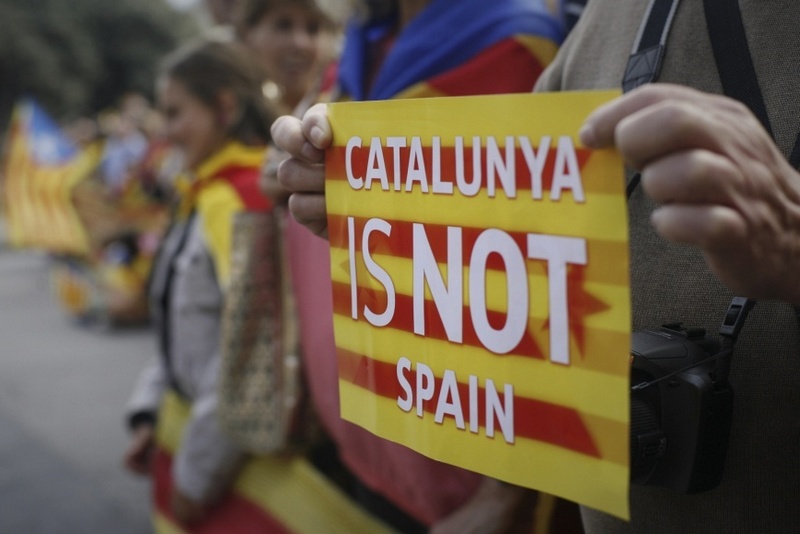 Испания направляет в Каталонию сотни бойцов спецназа из-за протестов 1