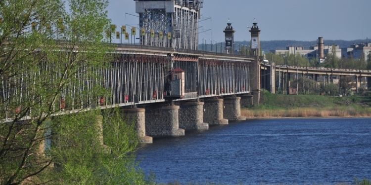 Китай даст кредит в $300 млн на строительство моста в Кременчуге