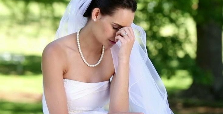 Китаец не заметил, как выбросил собственную невесту в мусорный бак