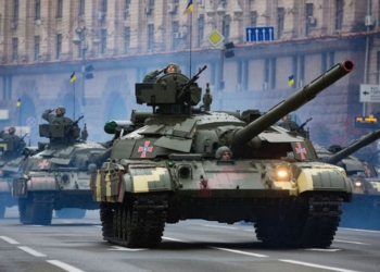 Порошенко подписал указ о проведении военного парада в Киеве на День Независимости
