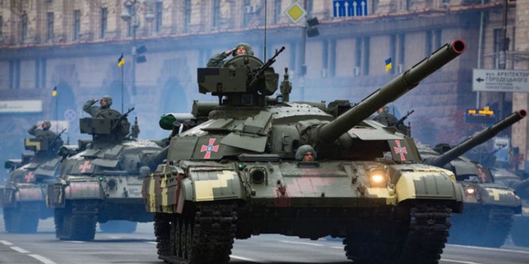 Порошенко подписал указ о проведении военного парада в Киеве на День Независимости