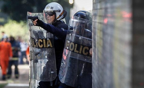 В столицу Бразилии ввели войска, чтобы остановить бунтующих демонстрантов, есть пострадавшие