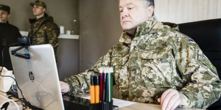 Порошенко: «Без подконтрольных КГБ-ФСБ социальных сетей мой украинский народ тоже способен прожить»
