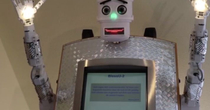 В Германии приступил к работе первый в мире робот-священник