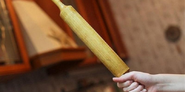 50-летняя зэчка в Вознесенске избила 80-летнюю старушку скалкой