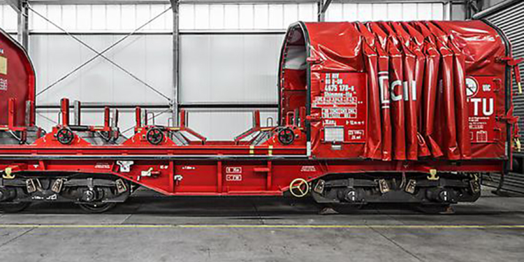 Для перевозки автомобильной стали. Вагоны с гофротентами представила немецкая транспортная компания