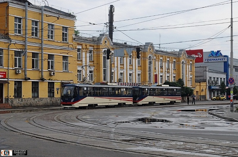 В Киеве сошел с рельсов скоростной трамвай 1