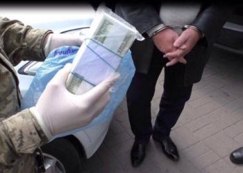 В Киеве арестовали трех человек за вымогательство $1,2 млн. для Генпрокурора