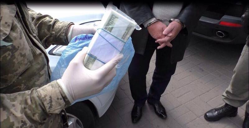 В Киеве арестовали трех человек за вымогательство $1,2 млн. для Генпрокурора 1