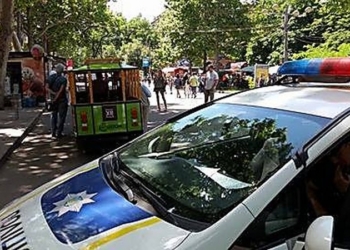 Николаевские полицейские на улице Соборной изъяли детский электротрамвай и девять машинок