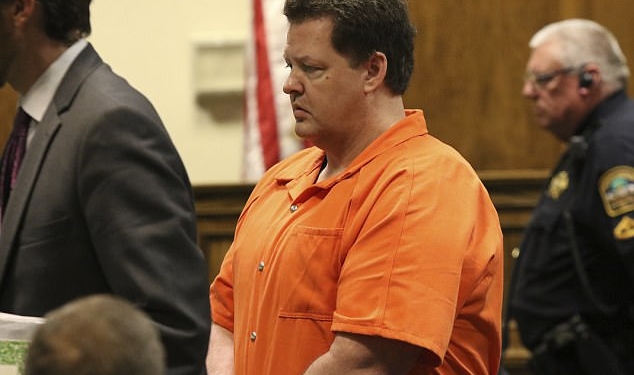 В США освободили женщину, которую серийный убийца 2 месяца держал прикованной в грузовом контейнере и почти ежедневно насиловал